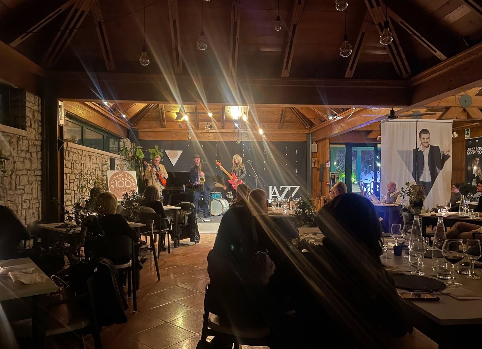Una serata jazz nella sala del Ristorante V